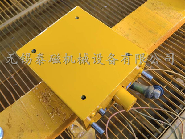 薄板双磁路永磁起重器